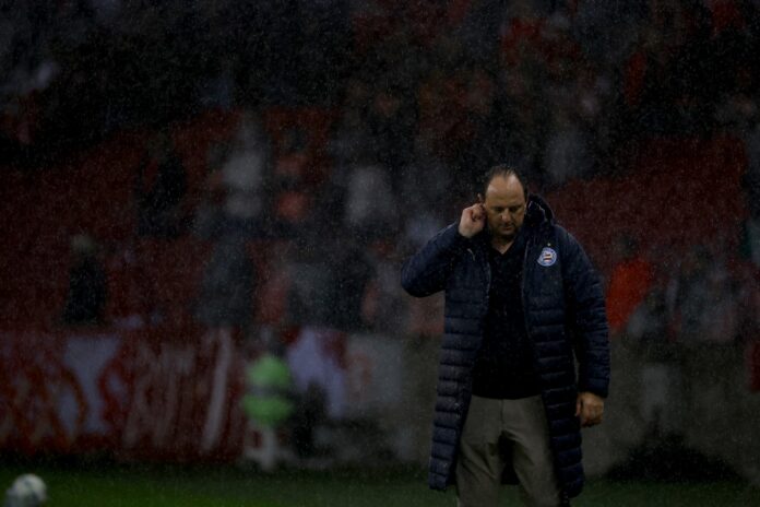 AFP__20250528__48GV43F__v1__MidRes__FblLibertadoresInterBahia.jpg