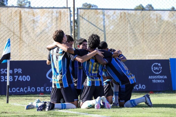 portaldogremista.com_.br-gremio-vence-america-mg-e-embala-terceira-seguida-no-brasileiro-sub-20-gremio-america-mg-elenco-sub-20.jpg