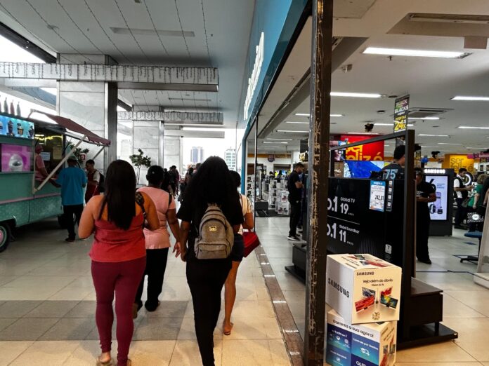 Black-Friday-movimenta-comercio-do-DF-com-adesao-total-e-expectativa-de-alta-nas-vendas-creditos-Daniel-Xavier-Jornal-de-Brasilia-scaled.jpeg