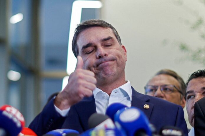 Flavio-Bolsonaro-.jpg