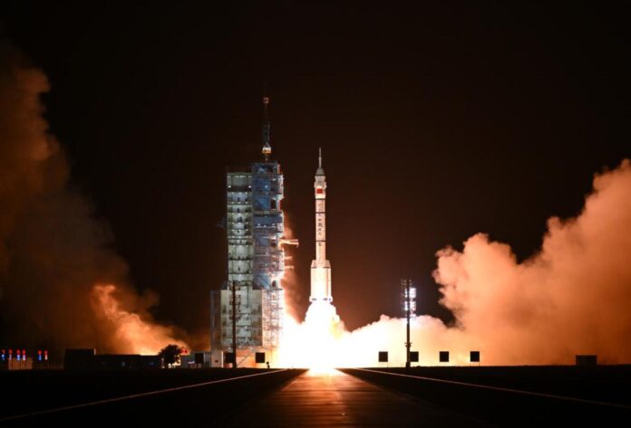 decolagem-Shenzhou-23-1.jpg