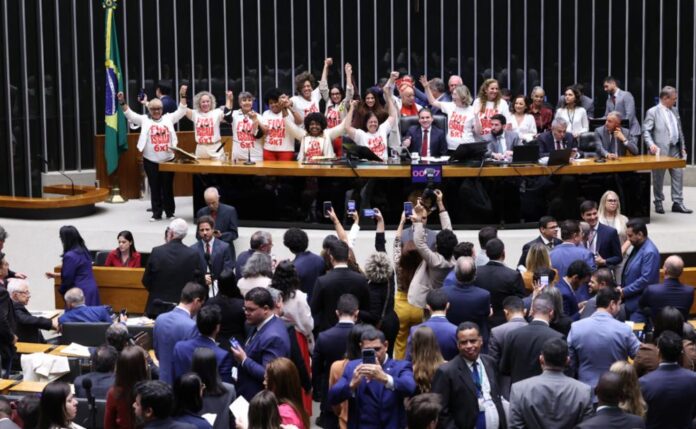 plenario-camara-dos-deputados-pec-reducao-jornada-trabalho.jpg