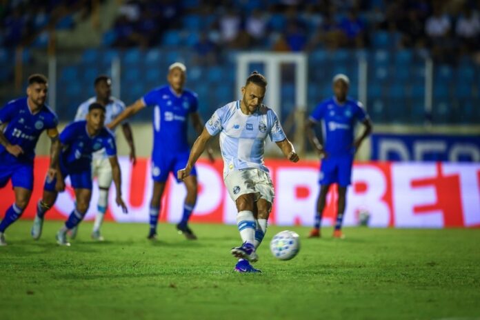 portaldogremista.com_.br-braithwaite-brilha-e-gremio-esta-classificado-para-as-oitavas-da-copa-do-brasil-gremio-braitwaite-copa-do-brasil.jpg
