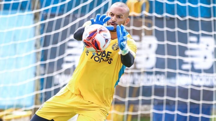 portaldogremista.com_.br-diretor-de-futebol-do-gremio-abre-o-jogo-sobre-estreia-de-weverton-weverton-gremio-treinando.jpg