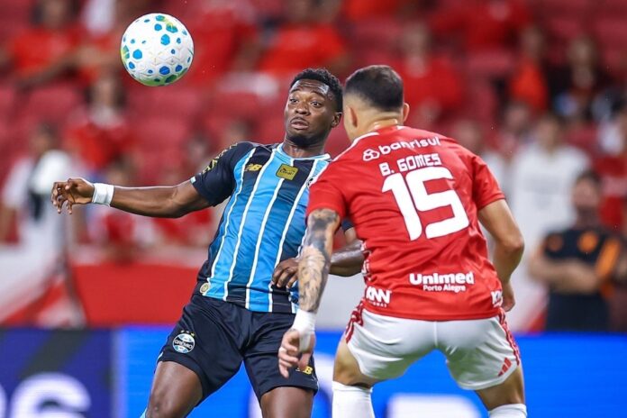 portaldogremista.com_.br-gre-nal-sem-brilho-expoe-dificuldades-do-gremio-e-aumenta-pressao-na-temporada-amuzu-grenal-452.jpg