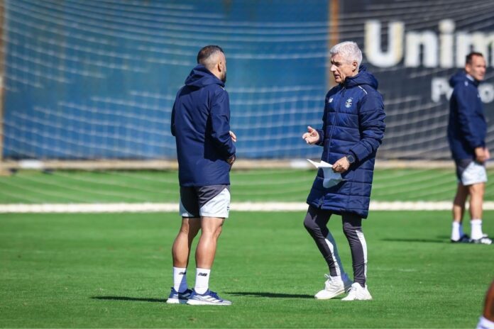 portaldogremista.com_.br-luis-castro-define-gremio-com-mudanca-importante-contra-o-flamengo-gremio-luis-castro-2.jpg