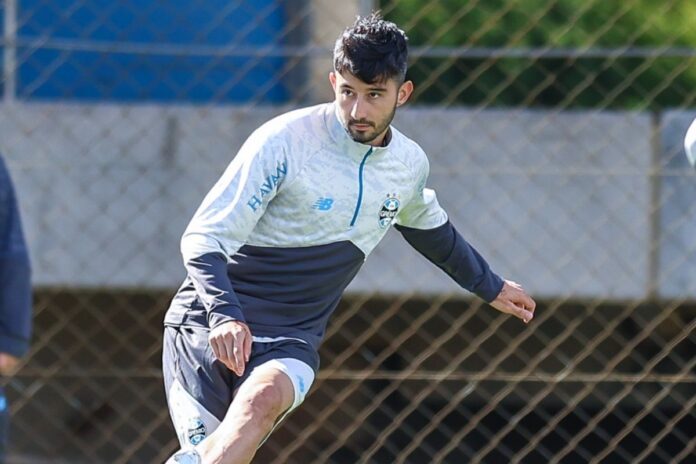 portaldogremista.com_.br-luis-castro-define-gremio-com-mudanca-importante-contra-o-flamengo-gremio-villasanti.jpg